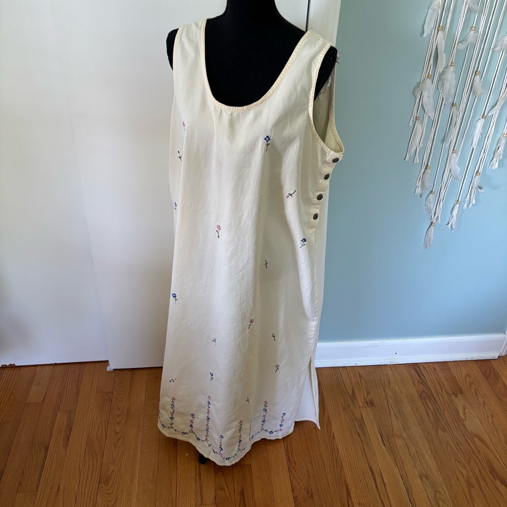 Vintage Embroidered Cream Sleeveless Dress